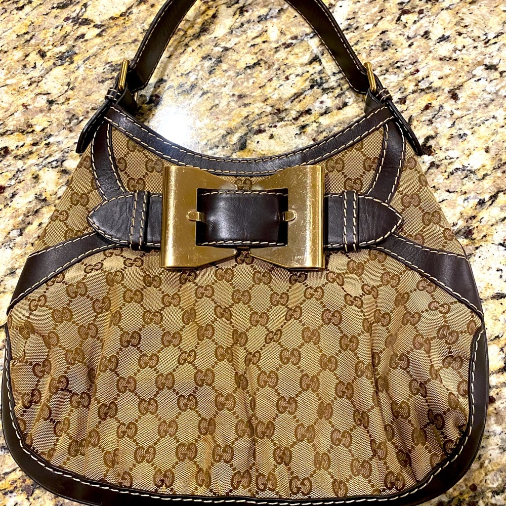 Authentic Gucci hobo bag in great condition. Smells great, no rips, no stains.